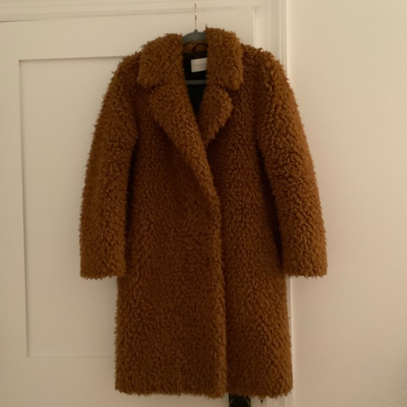 Sweater Weather🍁SANDRO
Faux Fur Coat - Picture 4 of 11